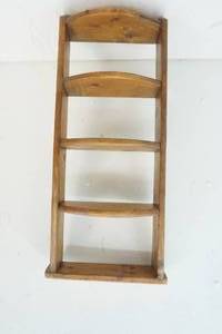 lot 7 image: Wooden Shelf with 4 Tiers