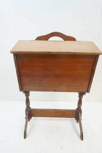 lot 9 image: Vintage Sewing Box