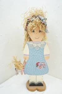 lot 17 image: Wooden Doll Decor