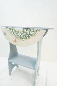lot 19 image: Wooden Heart Birds House Small table with Folding sides
