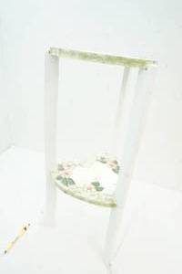 lot 20 image: Wooden Heart 2 tier shelves