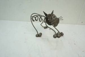 lot 32 image: Metal Art cat