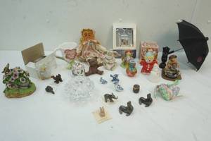 lot 65 image: Variety of Home Decor