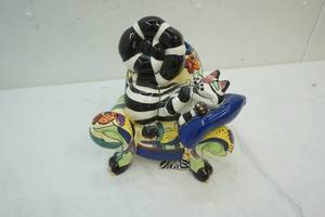 lot 70 image: Kitty Tart Tray Bunner