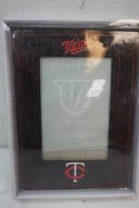 lot 73 image: Twins Picture Frame 4x6