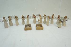 lot 75 image: Variety of Willow Tree Angels