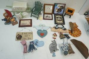 lot 78 image: Variety of Wood Home Decor