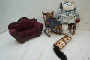 lot 81 image: Home Decor