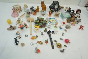 lot 86 image: Home Decor