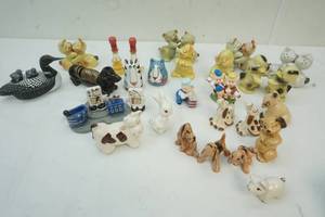 lot 92 image: Variety of Salt & Pepper Shakers, dog figures