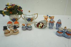 lot 96 image: vintage shaker set