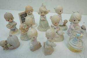 lot 112 image: Precious moment figurines