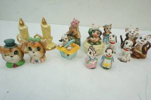 lot 120 image: Vintage shaker set
