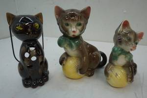 lot 129 image: Irnoco, royal copley figures
