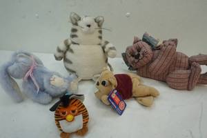 lot 136 image: ty beanie, plush toys