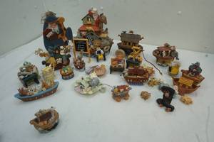 lot 150 image: Noahs Ark Decor