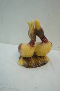 lot 162 image: Hall double duck planter ceramic