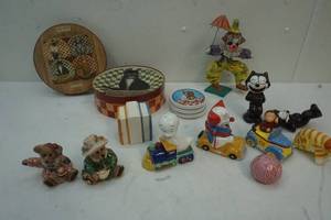 lot 168 image: Felix the cat salt and pepper, and others