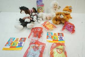 lot 175 image: Garfield and other beanies