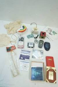 lot 176 image: Lot of games, music and other decor