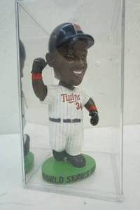 lot 208 image: Mn Twins Kirby Puckett bobblehead