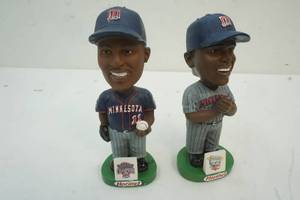 lot 220 image: Mn Twins bobbleheads