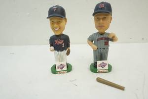lot 222 image: Mn Twins bobbleheads