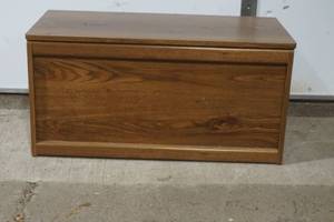 lot 238 image: toy box