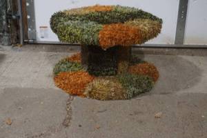 lot 250 image: carpeted spool