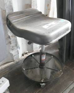 Garage seat