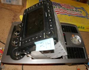 Chrysler 300 C Radio, 6 disc CD player