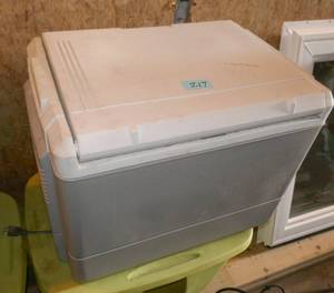 Coleman electric heatcool large cooler box