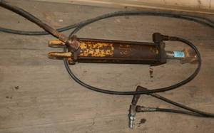 hydraulic cylinder