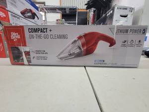 Dirt Devil Bagless Pet Vacuum 4 amps Standard Red, Works