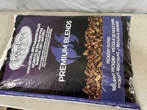 New 40 lb Bag of Premium Blend Louisiana Grill BBQ Pellets