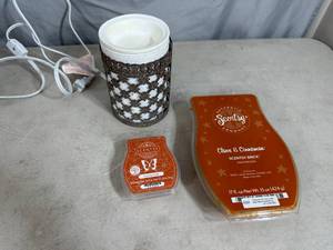 Scentsy Wax Warmer and Wax