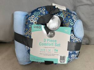 New 3 Piece Travel Comfort Set