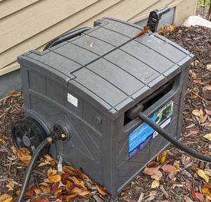 Suncast Smart Tube Hose Box