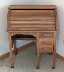 Adorable Vintage Childrens Roll Top Desk