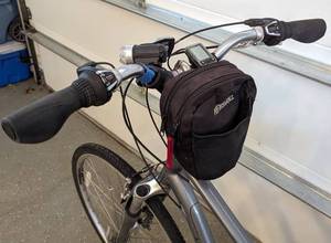 Mens Specialized Crossroad Sport Bicycle and Tire Pump