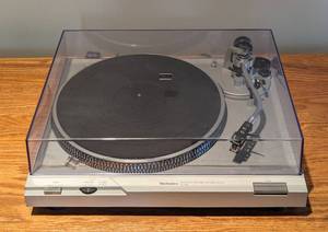 Technics SL-D2 Direct Drive Turntable