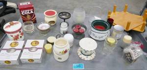 lot 56 image: Candle lovers lot