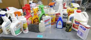 lot 60 image: Big lot of cleaning supplies