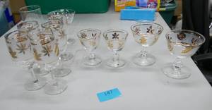 lot 147 image: Vintage frosted with gold leaf goblets