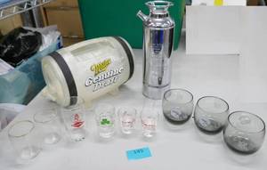 lot 149 image: Barware - MGD keg, Grain Belt glass, 3 Minnesota VIKINGS glasses
