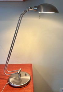 Dimming Swivel Table Lamp