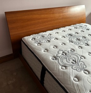 Spectacular Queen Bed