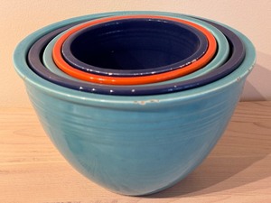 Vintage Five Peace Fiesta Nesting Mixing Bowl Set