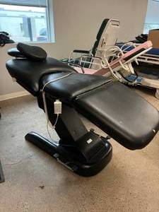 MSRP $2500 Luxury &amp Comfort Alva Maestro Medical Exam Table&nbsp4 MOTOR SPA ELECTRIC TREATMENT BED &amp CHAIR - Excellent Working Condition See Youtube Dime Size Tear At Foot Base - 1st Pic Is A Stock Photo&nbsp&nbspArms Discarded&nbsp
