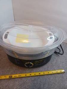 lot 70 image: Bella Food Steamer